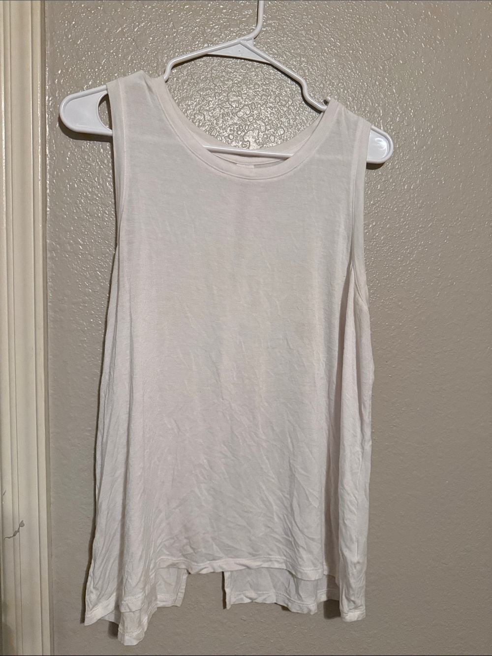 Halogen White Scoop Neck Tank Top